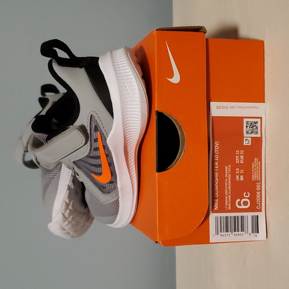 Nike downshifter tennis shoe